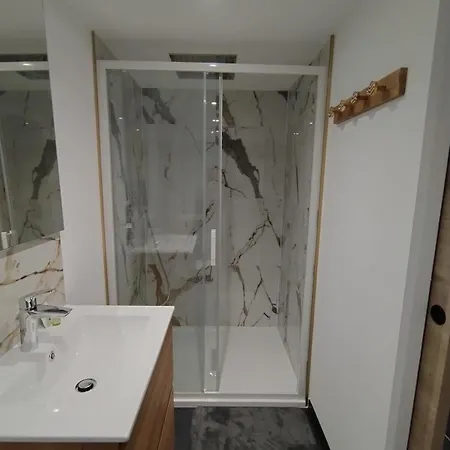 Mezzanine Centre Apartment