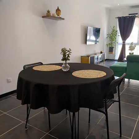 Mezzanine Centre Lägenhet